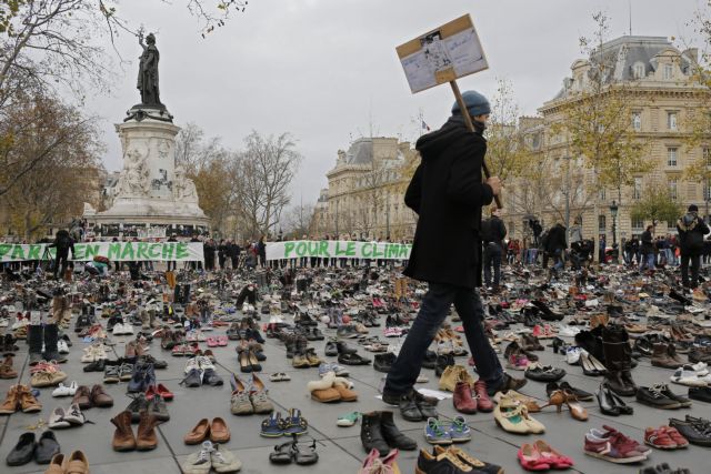 Διαδηλωτές σε όλο τον κόσμο απαιτούν δράση για το κλίμα